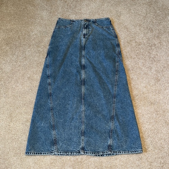 H&M Dresses & Skirts - Aline Denim Skirt